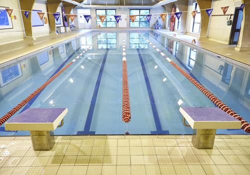 Bournemouth Collegiate School - La piscina coperta