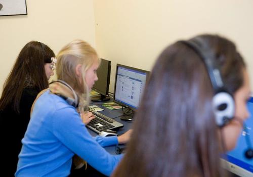 computer room with students